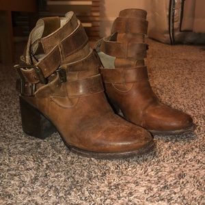 Steve Madden FREE BIRD rolling buckle boot